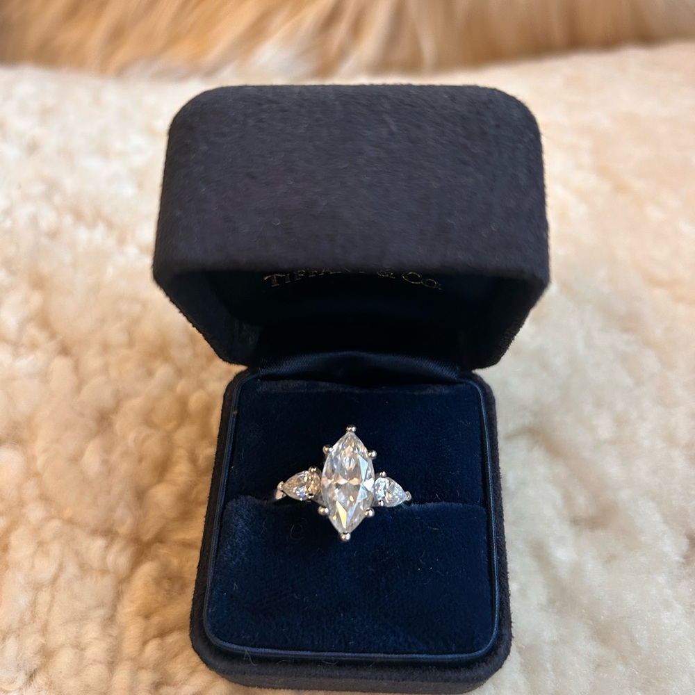 Marquise Cut Cubic Zirconia Silver Ring with Clear Gemstones. Size: 8